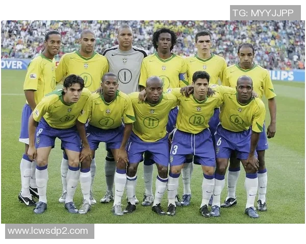 足球巨星传奇：从球场到人生的非凡之路