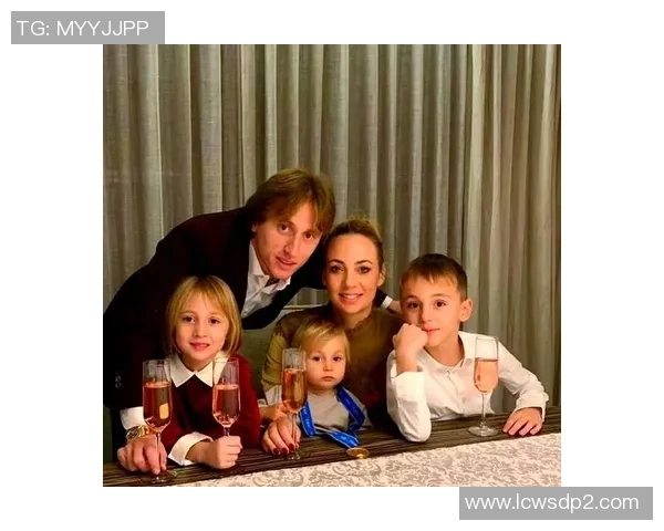 足球明星携手步入婚姻殿堂 大婚现场甜蜜瞬间曝光